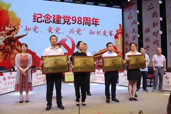 独眼萌怪的爱情